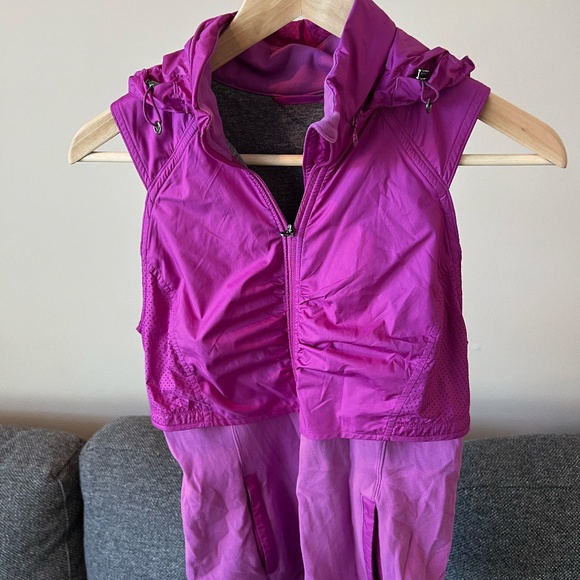 Lululemon Kanto Catch Me Vest in Ultra Violet Size 6 - Picture 4 of 4